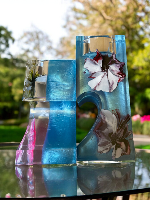 Handmade Resin Heart design 2 piece Tea Light Holders - Image 3