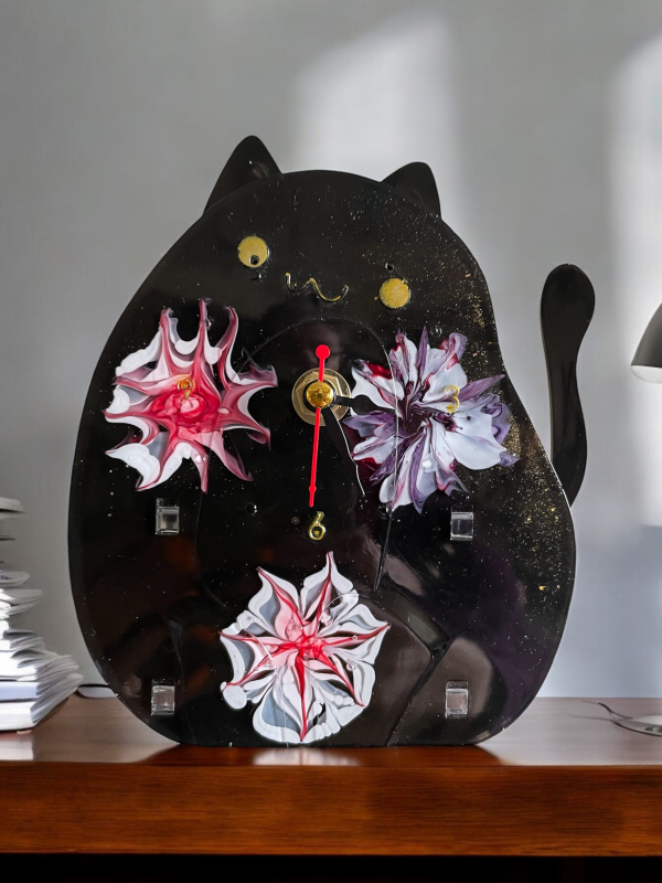Handmade Resin Cat Desk Clock