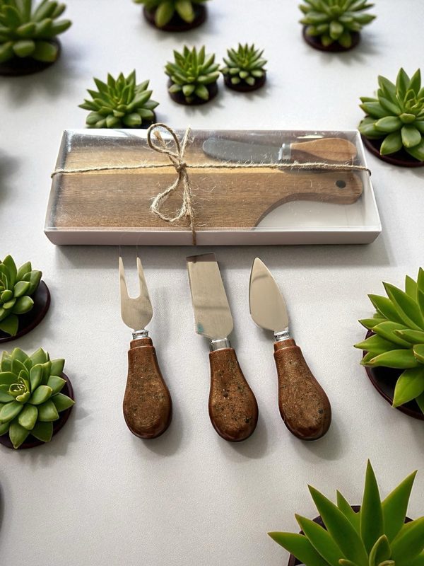 Handmade Cheese Board Gift Set - Image 3