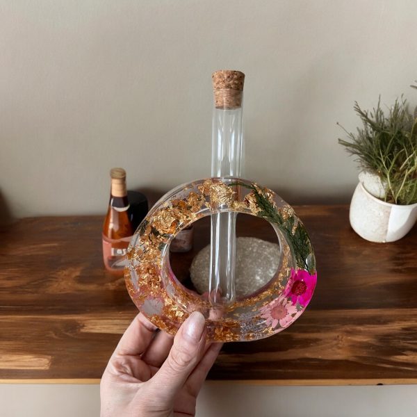 Resin Flower Vase - Image 4