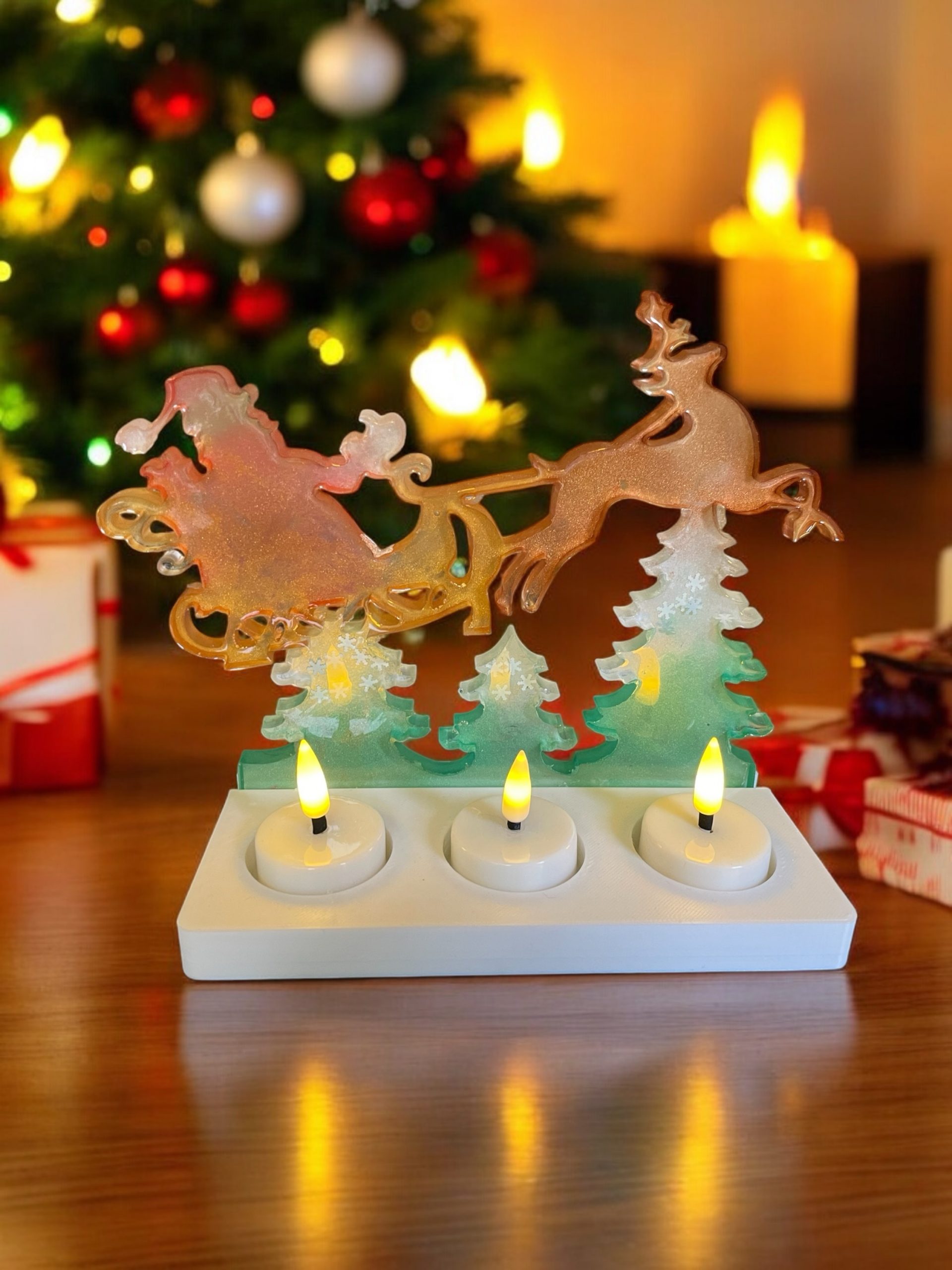 Santa Triple Tea Light Holder - Image 4