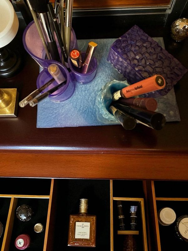 Resin Handmade Dressing Table Set - Image 4